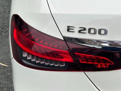 MERCEDES-BENZ E-CLASS - 9