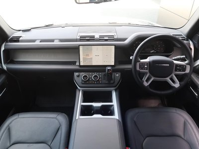 LAND ROVER DEFENDER - 2