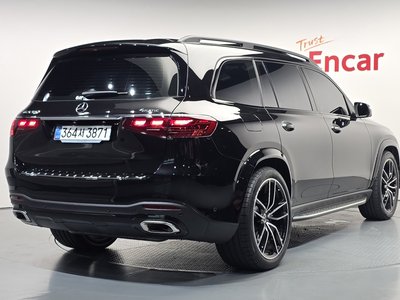 2026 Mercedes-BENZ GLS — фото 3