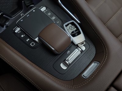 2026 Mercedes-BENZ GLS — миниатюра 31
