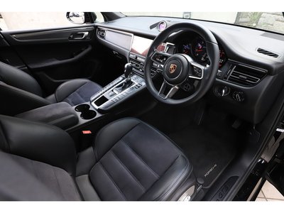 2020 Porsche MACAN — фото 10