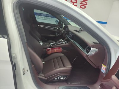 PORSCHE PANAMERA - 10