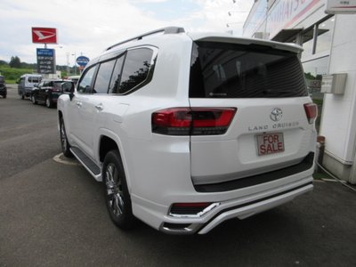 TOYOTA LAND CRUISER 300 - 9
