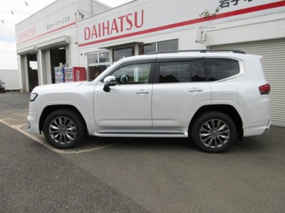 TOYOTA LAND CRUISER 300 - 8