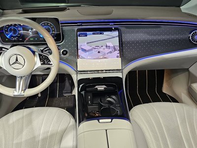 MERCEDES-BENZ EQE - 5