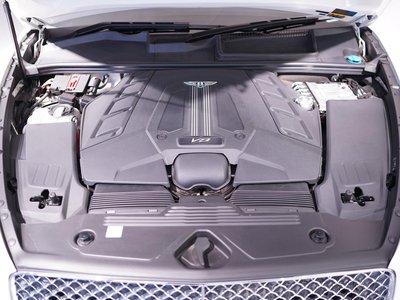 BENTLEY BENTAYGA - 7