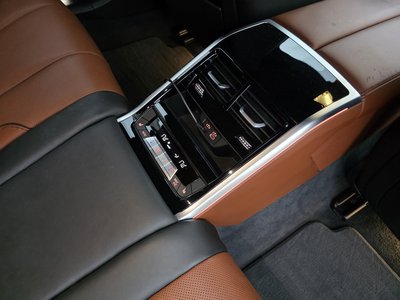 BMW 8 SERIES - 10