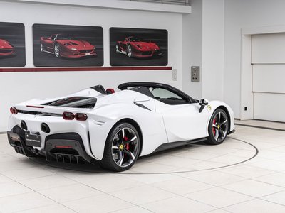 2023 Ferrari SF90 SPIDER — фото 6