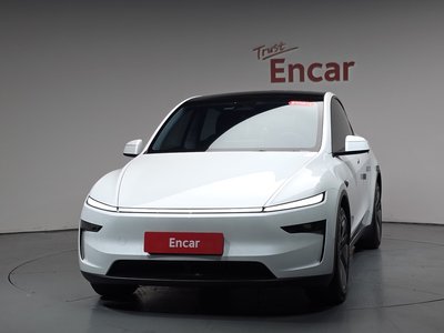 TESLA MODEL Y - 2