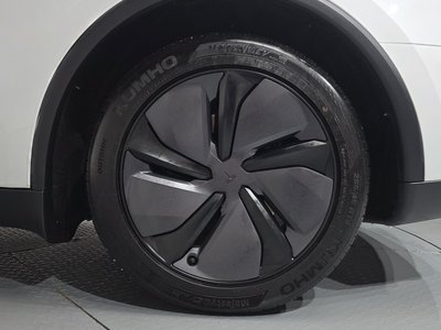 TESLA MODEL Y - 8
