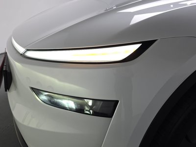 TESLA MODEL Y - 9