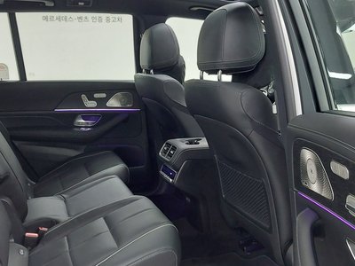 MERCEDES-BENZ GLS - 10