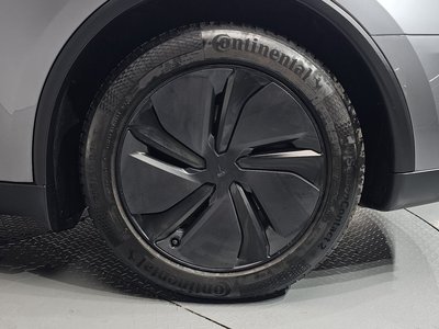 TESLA MODEL Y - 8