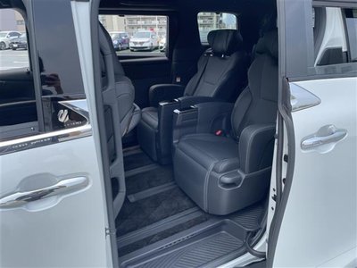صورة 8 لـ 2024 Toyota ALPHARD
