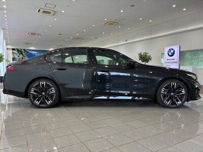 BMW I5 - 9