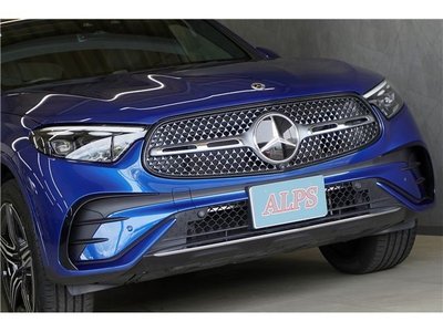 2025 Mercedes-BENZ GLC photo 4