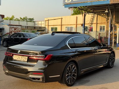 BMW 7 SERIES - 2