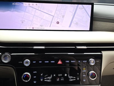 2024 Genesis G80 (RG3) thumbnail 14
