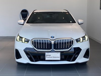 صورة 3 لـ 2024 BMW 5 SERIES TOURING