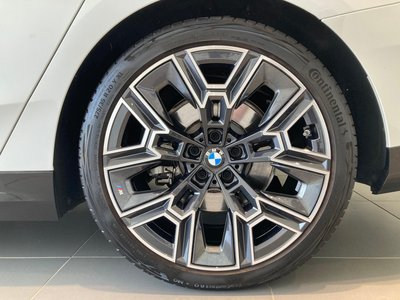 صورة 9 لـ 2024 BMW 5 SERIES TOURING