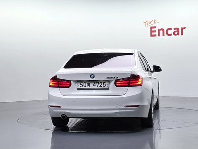 صورة 4 لـ 2015 BMW 3 SERIES