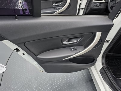 صورة مصغرة 15 لـ 2015 BMW 3 SERIES