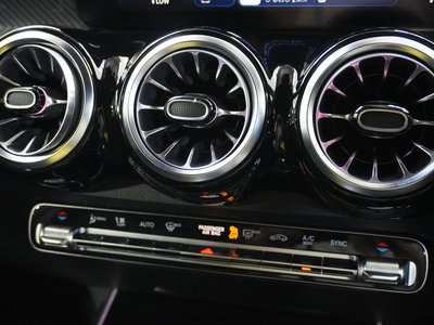 2024 Mercedes-BENZ GLB — миниатюра 32