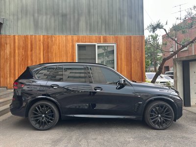 صورة 10 لـ 2026 BMW X5
