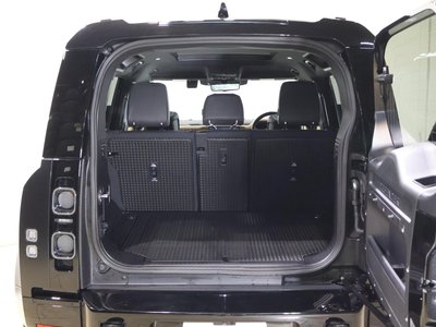 LAND ROVER DEFENDER - 10