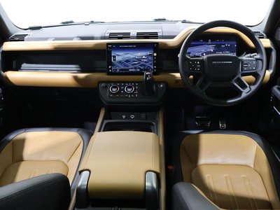 LAND ROVER DEFENDER - 4