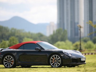 PORSCHE 911 - 10