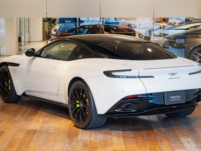 ASTON MARTIN DB11 - 8