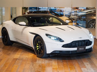 ASTON MARTIN DB11 - 5