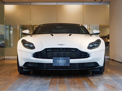 ASTON MARTIN DB11 - 10