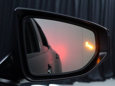 صورة 7 لـ 2025 Lexus LBX