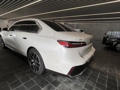 BMW I7 - 4