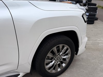 صورة مصغرة 14 لـ 2023 Toyota LAND CRUISER 300