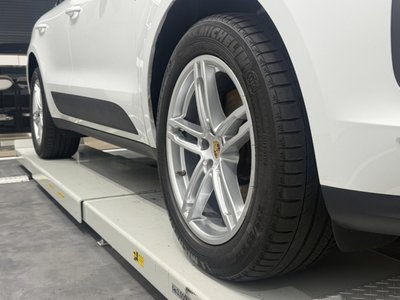 صورة 7 لـ 2019 Porsche MACAN