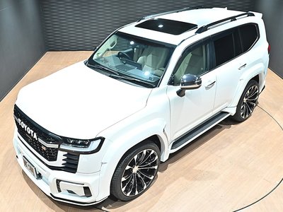 TOYOTA LAND CRUISER 300 - 7