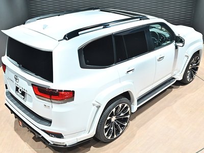 TOYOTA LAND CRUISER 300 - 8