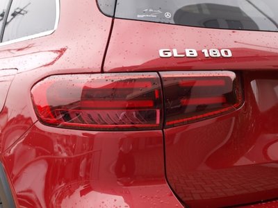 2025 Mercedes-BENZ GLB thumbnail 32
