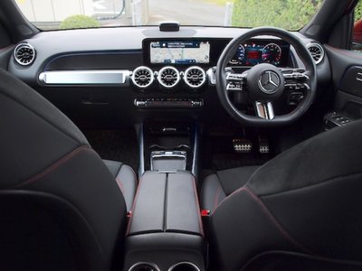2025 Mercedes-BENZ GLB thumbnail 29