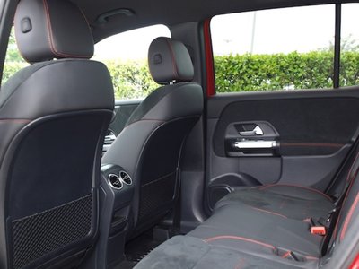 2025 Mercedes-BENZ GLB photo 9