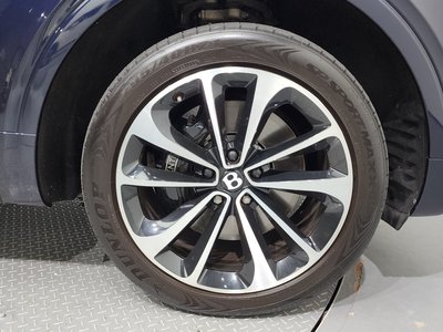 BENTLEY BENTAYGA - 6