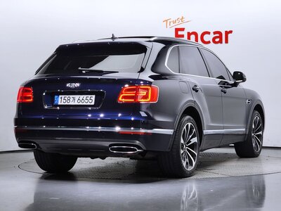 BENTLEY BENTAYGA - 4
