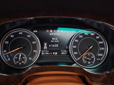 BENTLEY BENTAYGA - 8