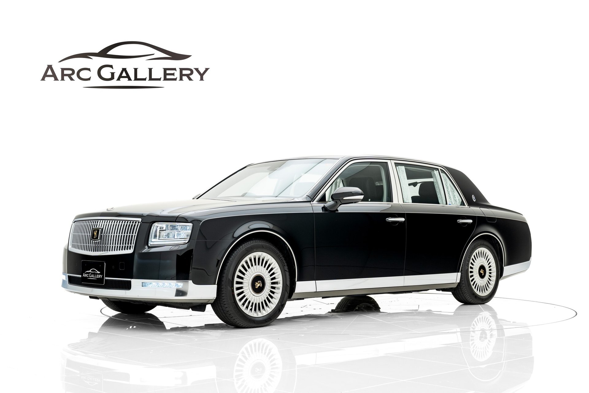 TOYOTA CENTURY - View 1