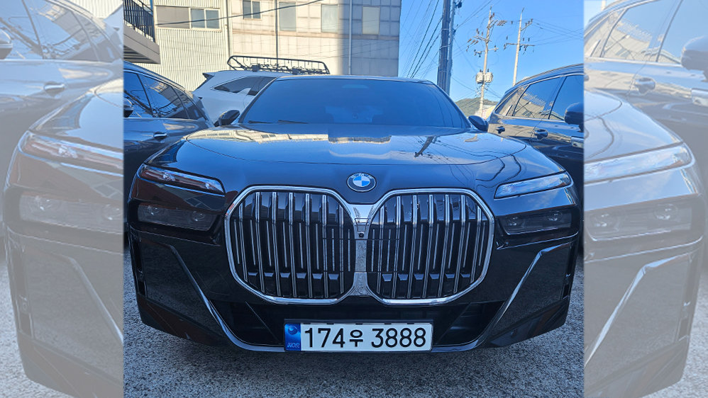 BMW 7 SERIES - View 1