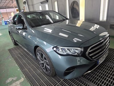 MERCEDES-BENZ E-CLASS - 2