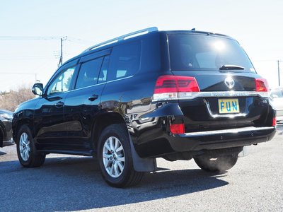 TOYOTA LAND CRUISER 200 - 6